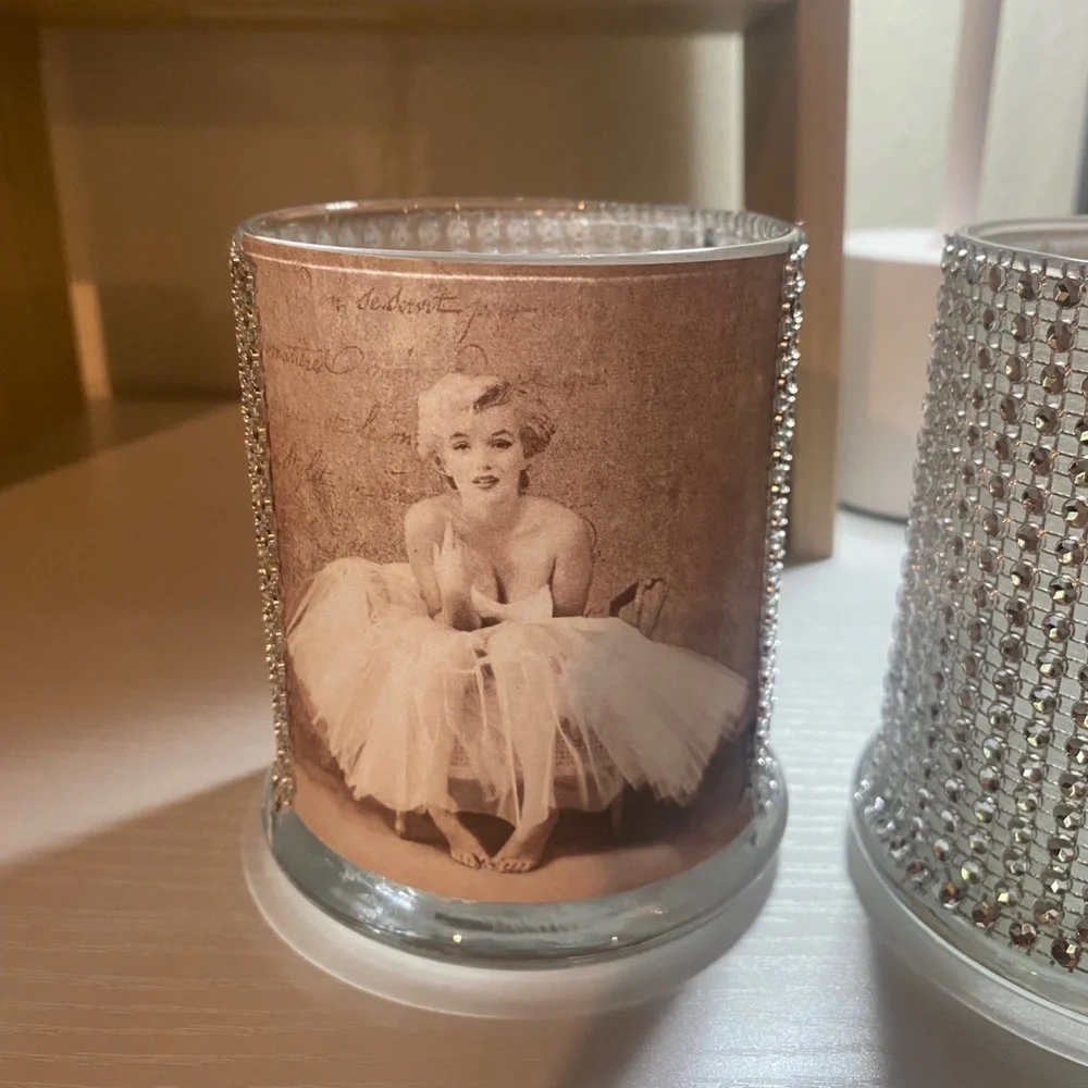 Glam Marilyn Monroe Brush Holder